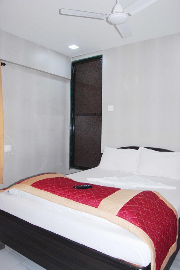 Hotel Holiday Inn Mumbai Bagian luar foto