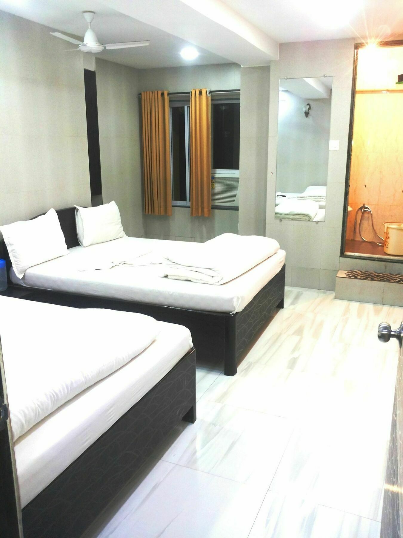 Hotel Holiday Inn Mumbai Bagian luar foto