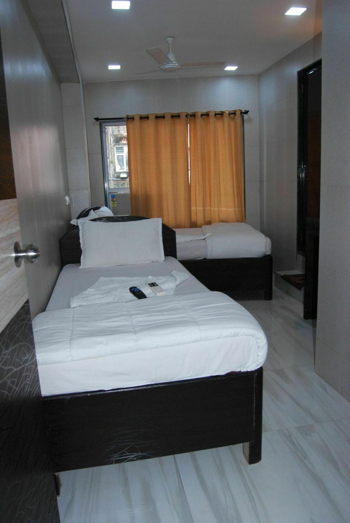 Hotel Holiday Inn Mumbai Bagian luar foto