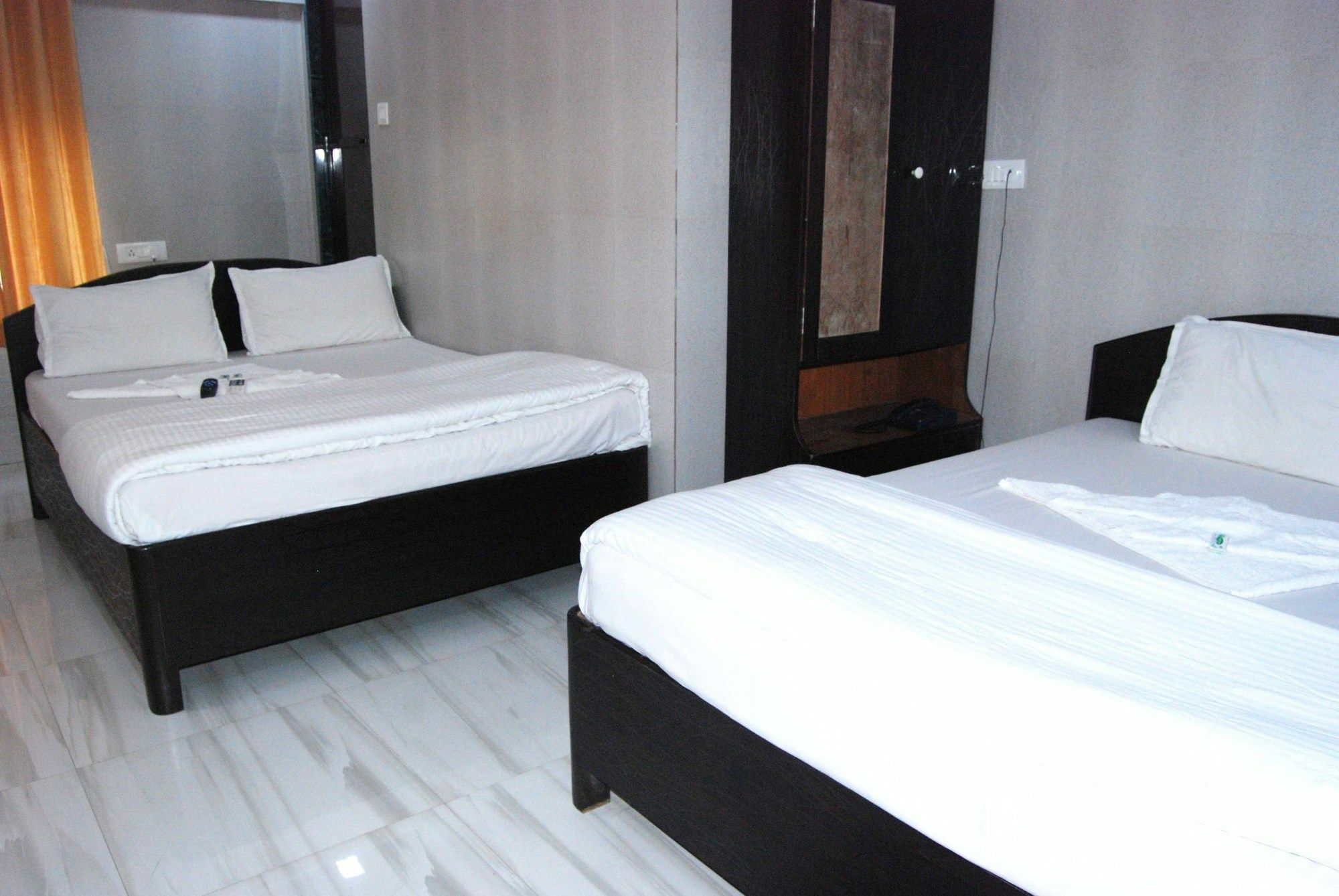 Hotel Holiday Inn Mumbai Bagian luar foto
